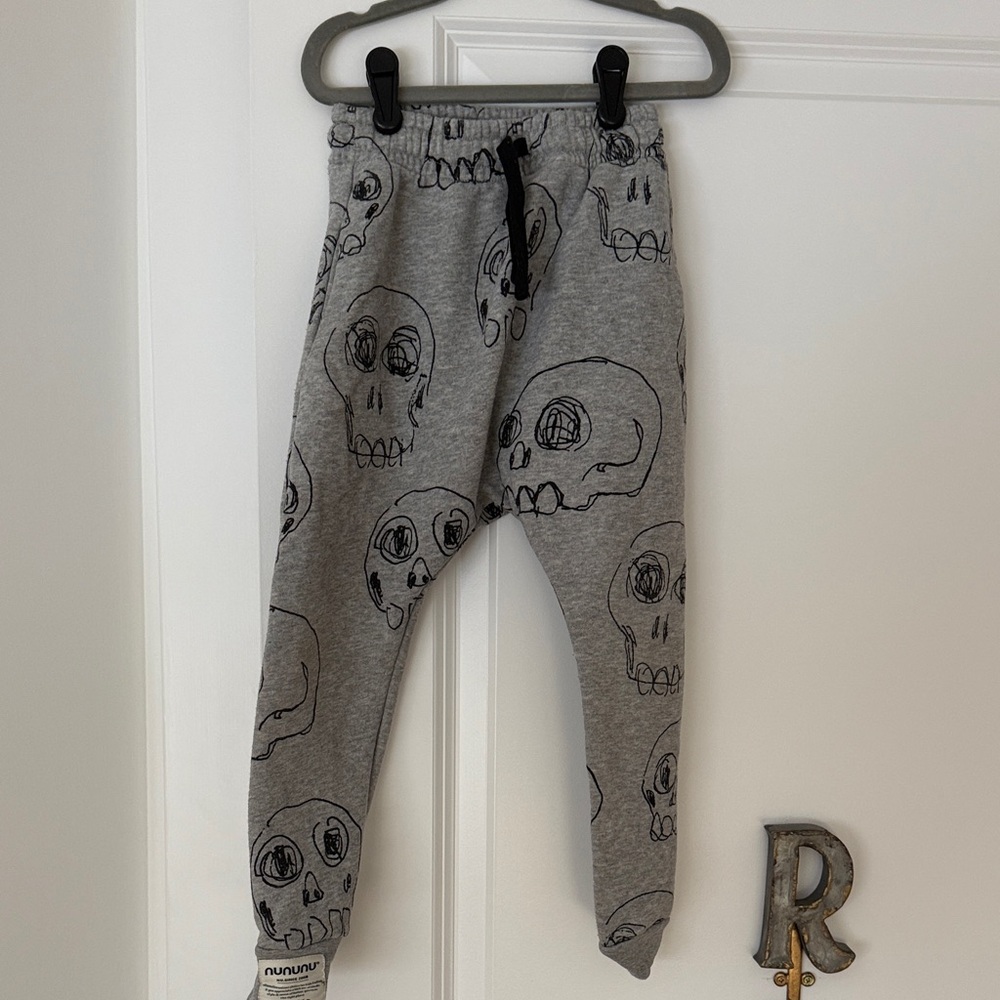 NUNUNU Gray Skull Print Joggers
